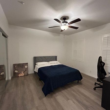 Comfortable House Irvine Exterior photo
